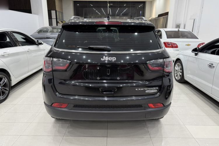 Used  Compass 2017 200T Automatic Family Edition