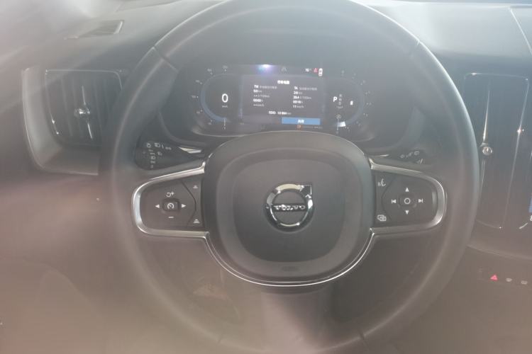 Used Volvo XC60 2023 B5 4x4 Smart Luxury Edition
