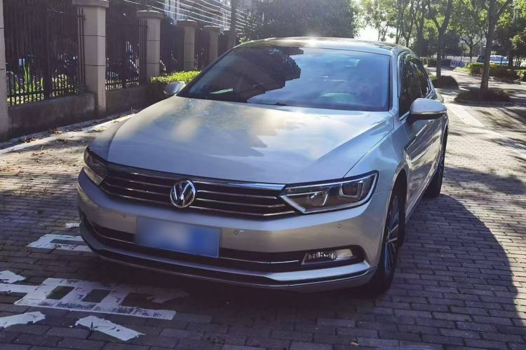 Used Volkswagen Magotan 2017 330TSI DSG Leading Model
