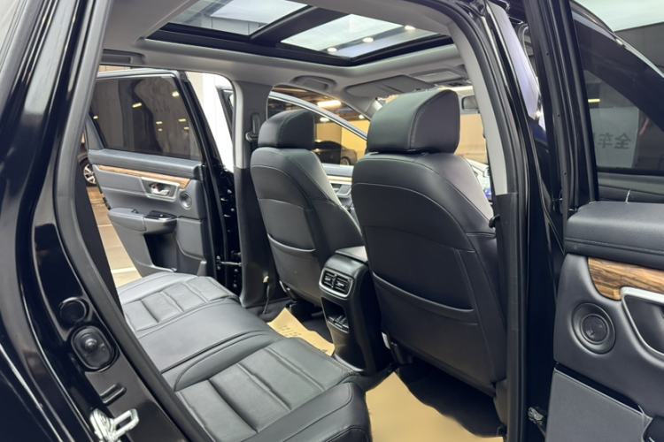 Used Honda CR-V 2017 240TURBO CVT Front-Wheel Drive Fashion Edition
