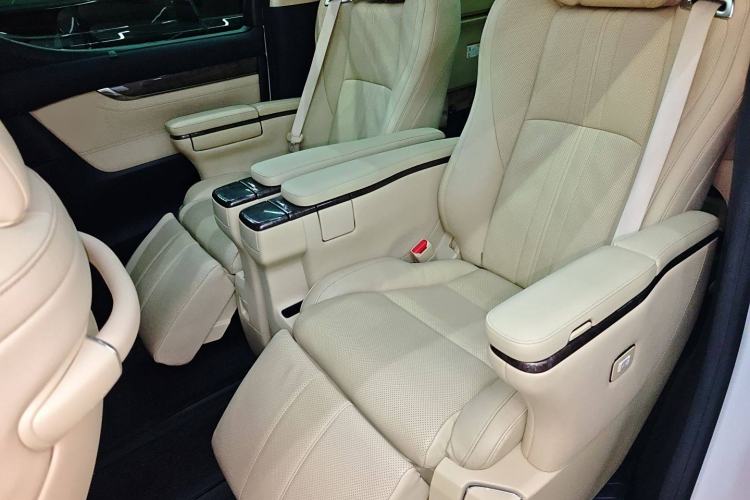 Used Toyota Vellfire 2019 Dual-Engine 2.5L HV Prestige Edition
