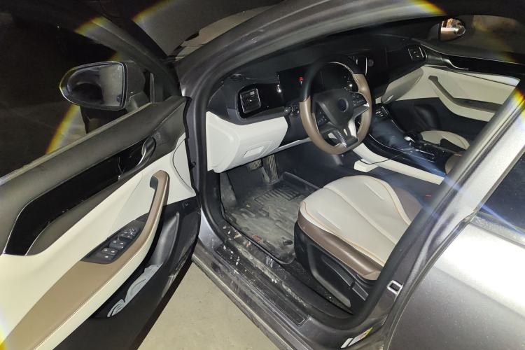 Used BYD Qin PLUS 2024 Honor Edition EV 420KM Leading Model
