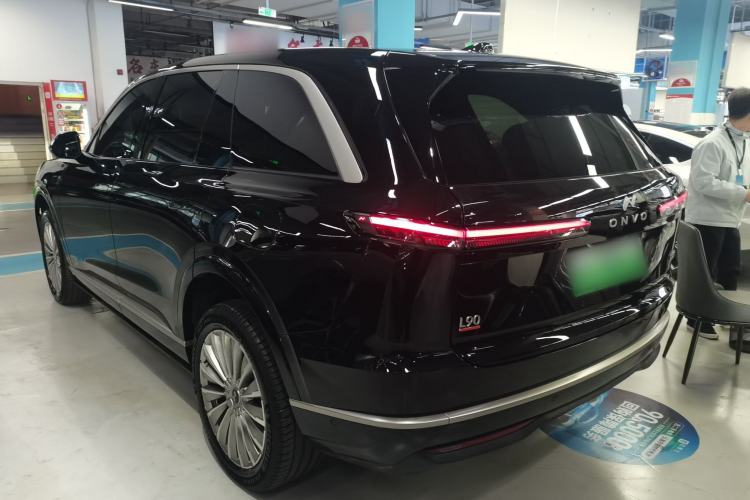 Used ONVO Luxeed L90 2025 Model—Ultra Six-Seater Version
