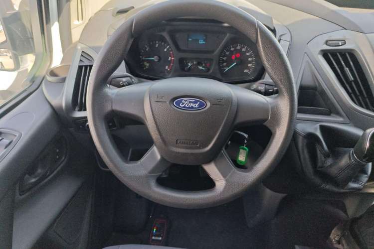 Used Ford Transit 2017 2.0T Diesel Multi-Function Commercial Vehicle Short Wheelbase Mid-Roof China V Standard
