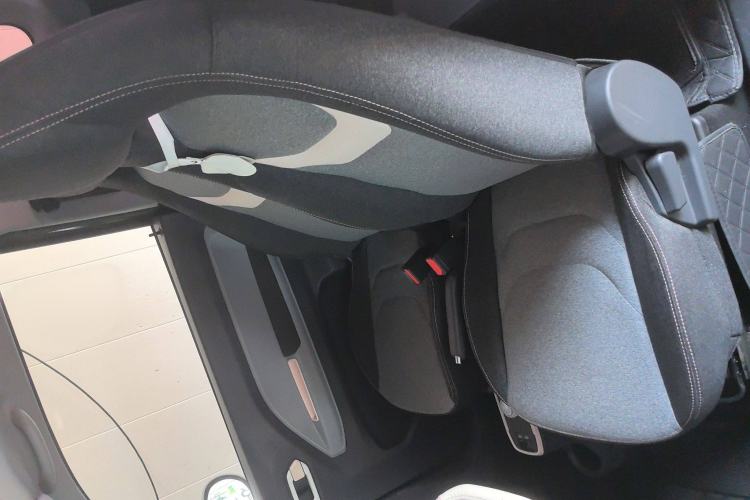 Used Chery QQ Ice Cream 2022 170km Sundae Phosphate Lithium-Ion
