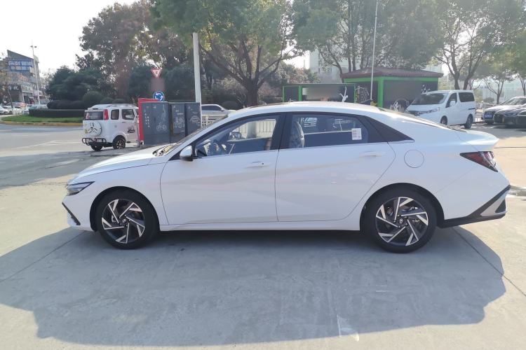 Used Hyundai Elantra 2023 1.5L CVT GLX Elite Edition
