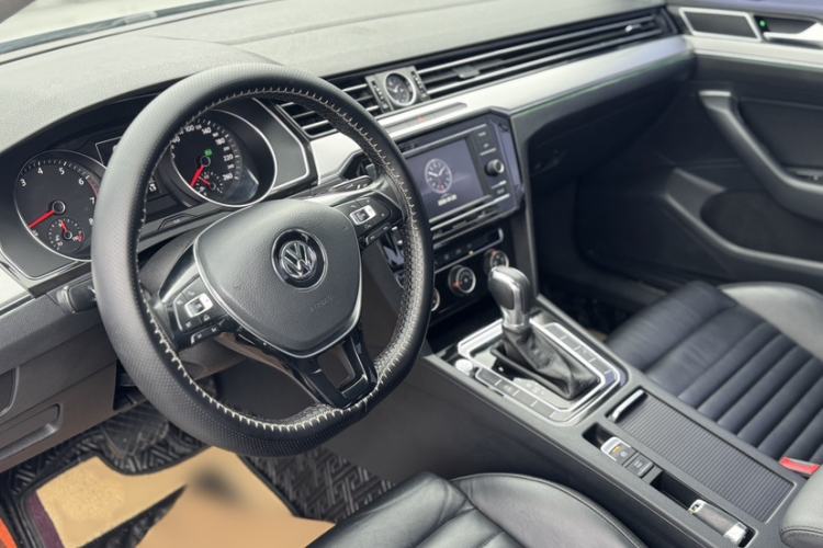 Used Volkswagen Magotan 2018 330TSI DSG Advanced Model
