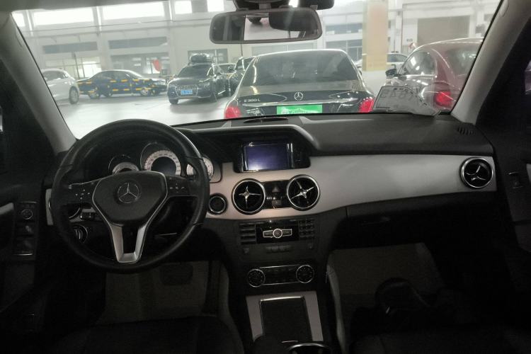 Used Mercedes-Benz GLK-Class 2013 GLK 300 4MATIC Dynamic Sunroof Model