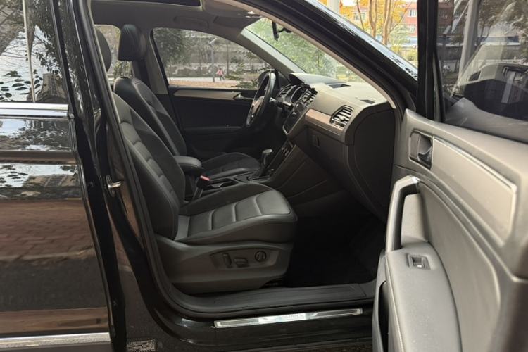 Used Volkswagen Tiguan L 2021 330TSI Automatic Two-Wheel Drive Smart Edition