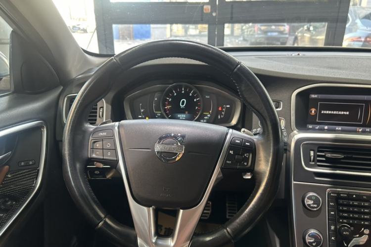 Used Volvo V60 2014 T5 Zhiya Edition