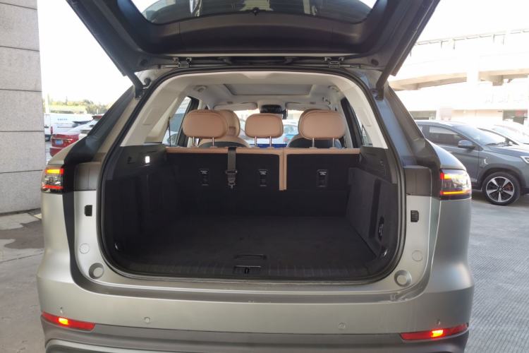 Used Chery Tiggo 8 L 2024 2.0T Two-Wheel Drive Prestige Version 5 Seats
