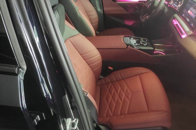 Used BMW 5 Series 2025 530Li Luxury Edition M Sport Package
