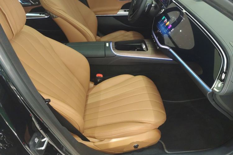 Used Mercedes-Benz E-Class 2025 Facelift E 300 L Luxury Edition
