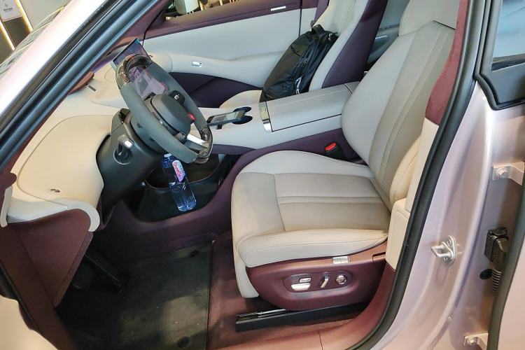 Used  YU7 2025 Ultra-Long Range High-Performance All-Wheel-Drive Max Edition
