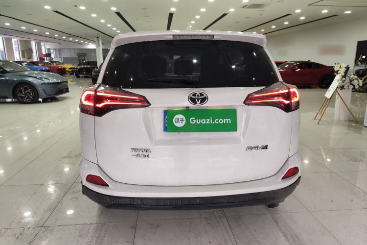 Used Toyota RAV4 2018 2.0L CVT Two-Wheel Drive Fashion X Edition
