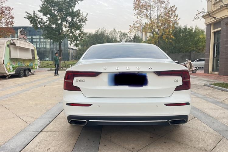 Used Volvo S60 2020 T4 Zhiyuan Luxury Edition
