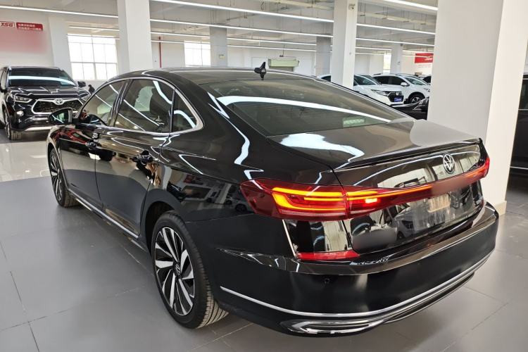 Used Volkswagen Passat 2022 330TSI Elite Edition Custom Version