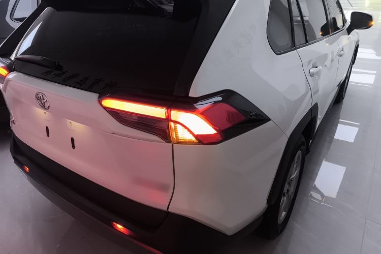 Used Toyota RAV4 2020 2.0L CVT Two-Wheel Drive Fashion PLUS Edition
