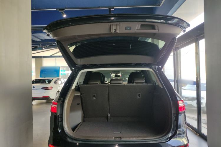 Used Volkswagen Viloran 2024 380TSI Premium Edition
