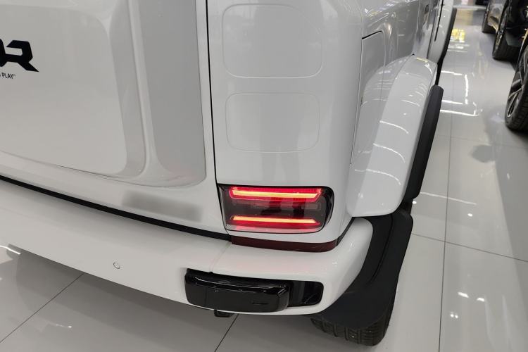 Used  V23 2025 401 Two-Wheel Drive Advanced Edition