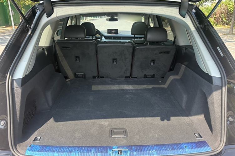 Used Audi Q7 2019 45 TFSI Comfort Model
