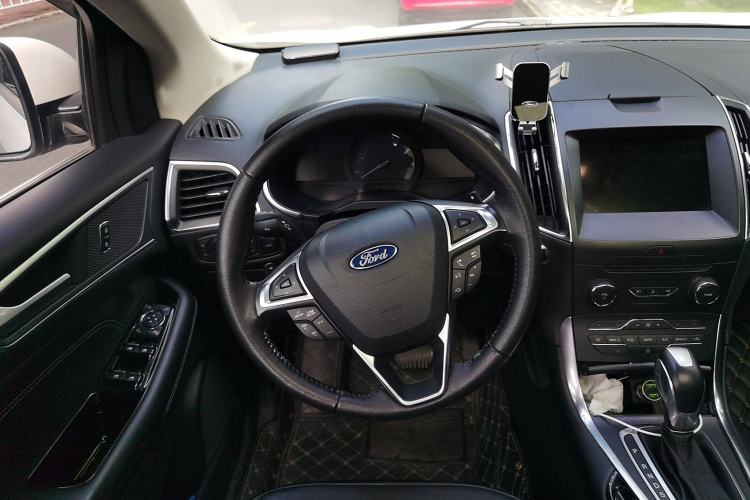 Used Ford Edge 2018 EcoBoost 245 Two-Wheel-Drive Titanium 7-Seater China V Standard
