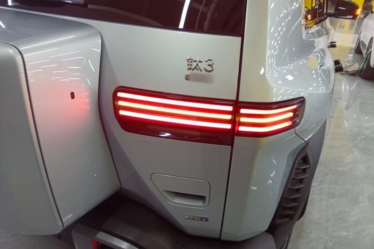 Used  Titanium 3 2025 501KM All-Wheel Drive Intelligent Driving Ultra Version
