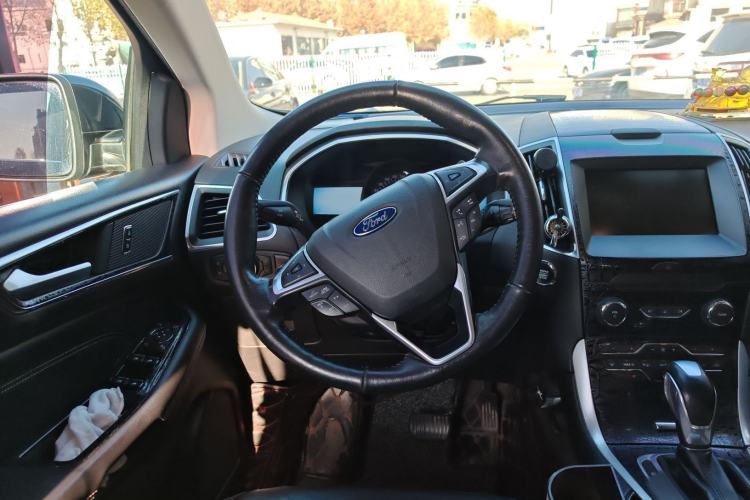 Used Ford Edge 2015 2.0T GTDi 4x4 High-Grade Model
