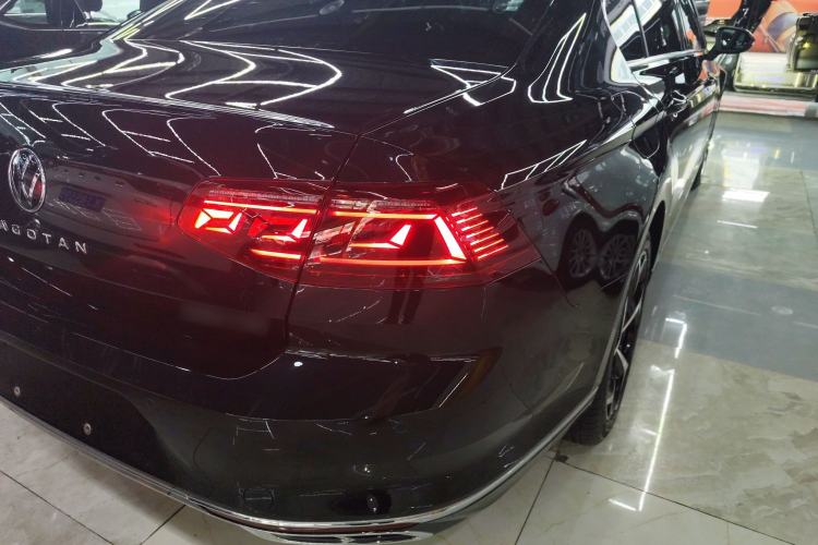 Used Volkswagen Magotan 2023 2 Million Units Limited Edition 330TSI DSG Leading Version
