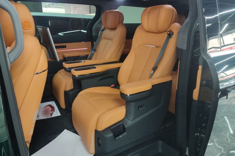 Used  LEVC L380 2024 140-Degree 6-Seater All-Wheel-Drive Ultra