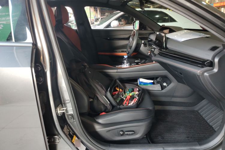 Used Changan UNI-V iDD 2023 ZhiDian iDD 1.5T 113km ZhiKu Model