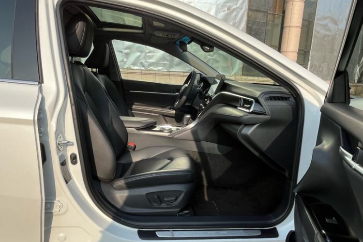 Used Toyota Camry 2021 2.0G Luxury Edition
