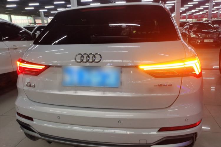 Used Audi Q3 2021 40 TFSI Fashion Dynamic Model
