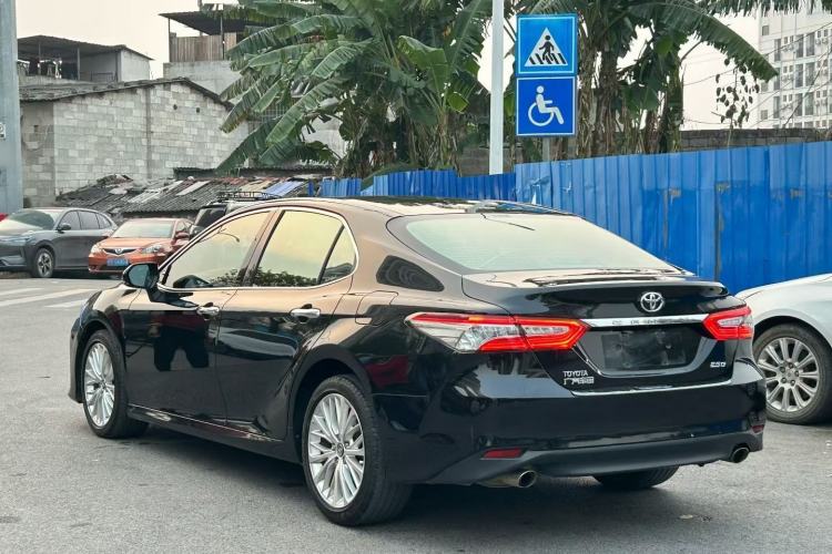 Used Toyota Camry 2018 2.0G Luxury Edition
