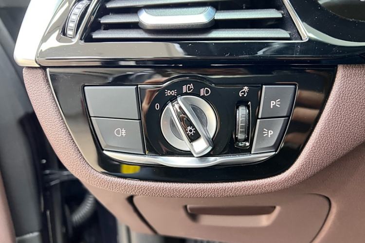 Used BMW 5 Series 2022 530Li Leading Model M Sport Package