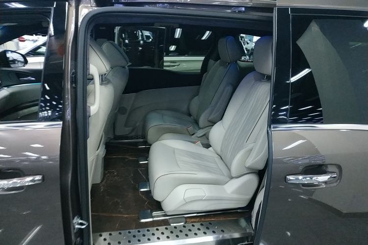 Used Buick GL8 2022 Land Business Class 652T Luxury Model
