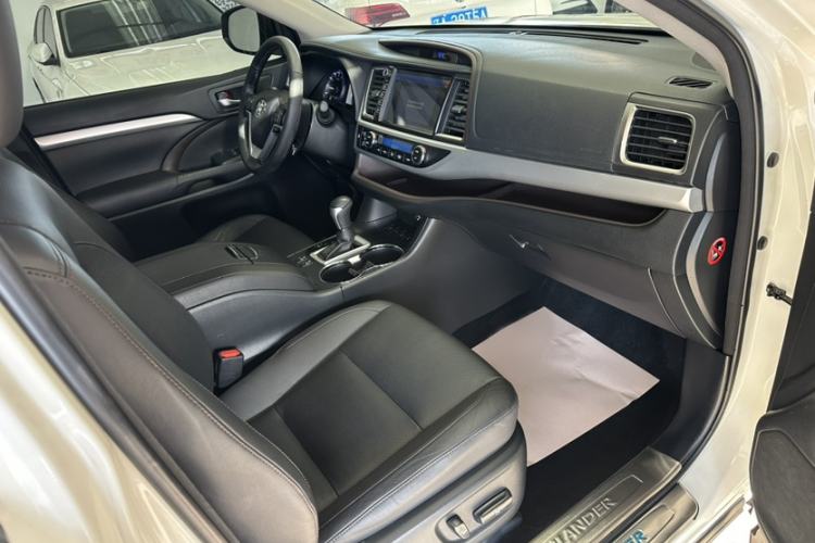 Used Toyota Highlander 2015 2.0T Four-Wheel Drive Luxury Edition 7-Seater
