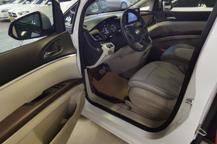 Used Buick GL8 2021 Land Cruiser Executive Class 652T Comfort Model
