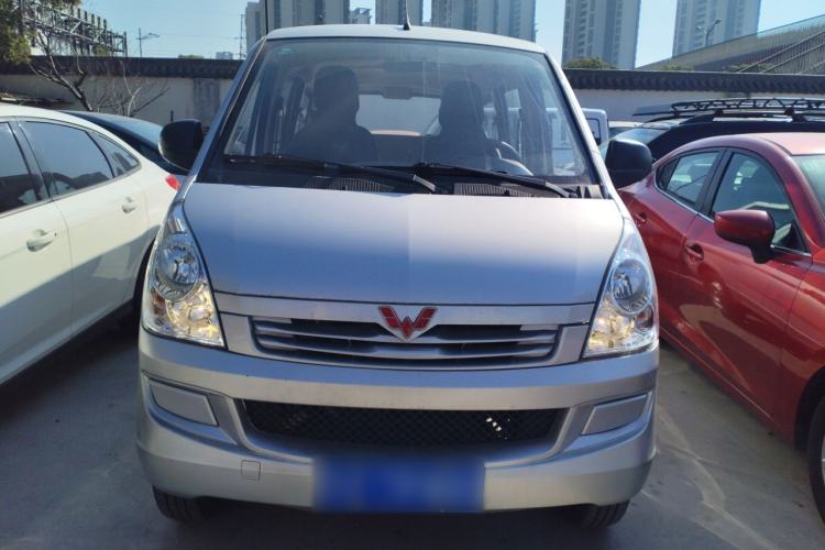 Used Wuling Rongguang S 2021 1.2L Standard Version with Power Steering 5-Seater LSI