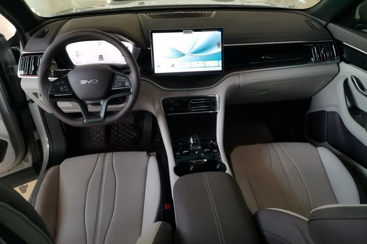 Used BYD Song PLUS New Energy 2025 EV 520km Luxury Version
