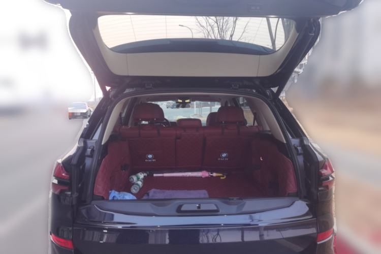 Used BMW X5 2023 xDrive 30Li Luxury M Sport Package
