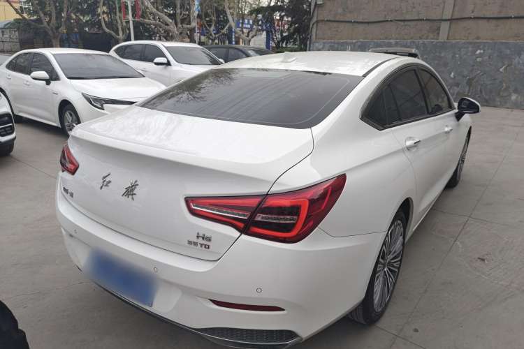 Used Hongqi H5 2022 Classic Model Facelift 1.8T Automatic Smart Connect Flagship Edition
