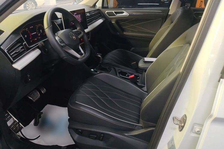 Used Volkswagen Tiguan L 2024 Outstanding Model 330TSI Automatic Two-Wheel Drive R-Line Dragon Glory Edition
