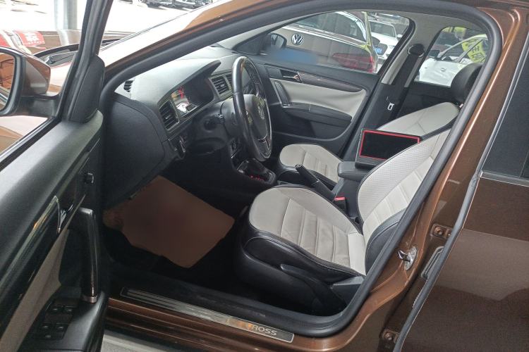 Used Volkswagen Cross Lavida 2014 1.4TSI DSG