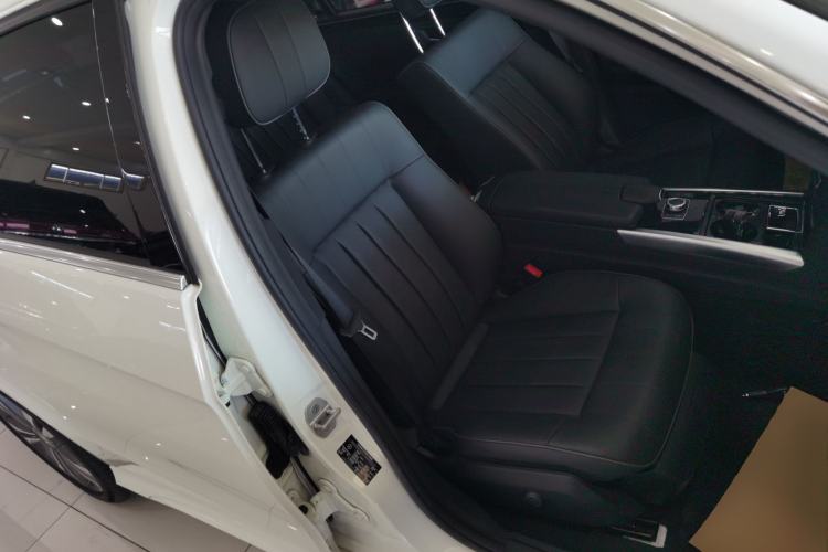 Used Mercedes-Benz E-Class 2015 Facelift E 200 L Sport Edition
