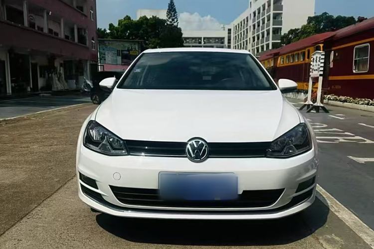 Used Volkswagen Golf 2016 1.6L Automatic Fashion Model
