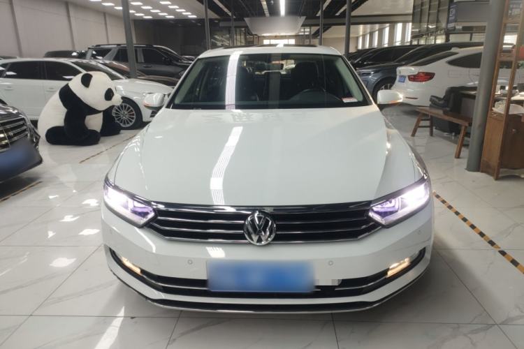 Used Volkswagen Magotan 2018 Facelift 330TSI DSG Luxury Model
