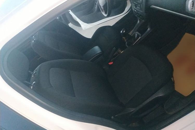 Used Peugeot 301 2016 1.6L Manual Happiness Edition
