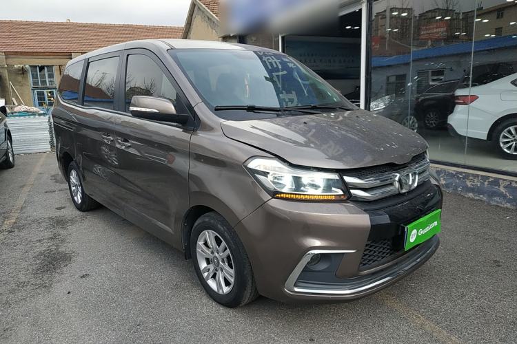 Used Huasong 7 2017 2.0T Automatic Standard Edition
