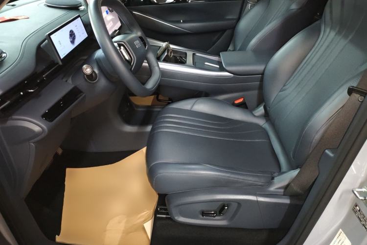 Used  E5 2024 440km Launch Edition
